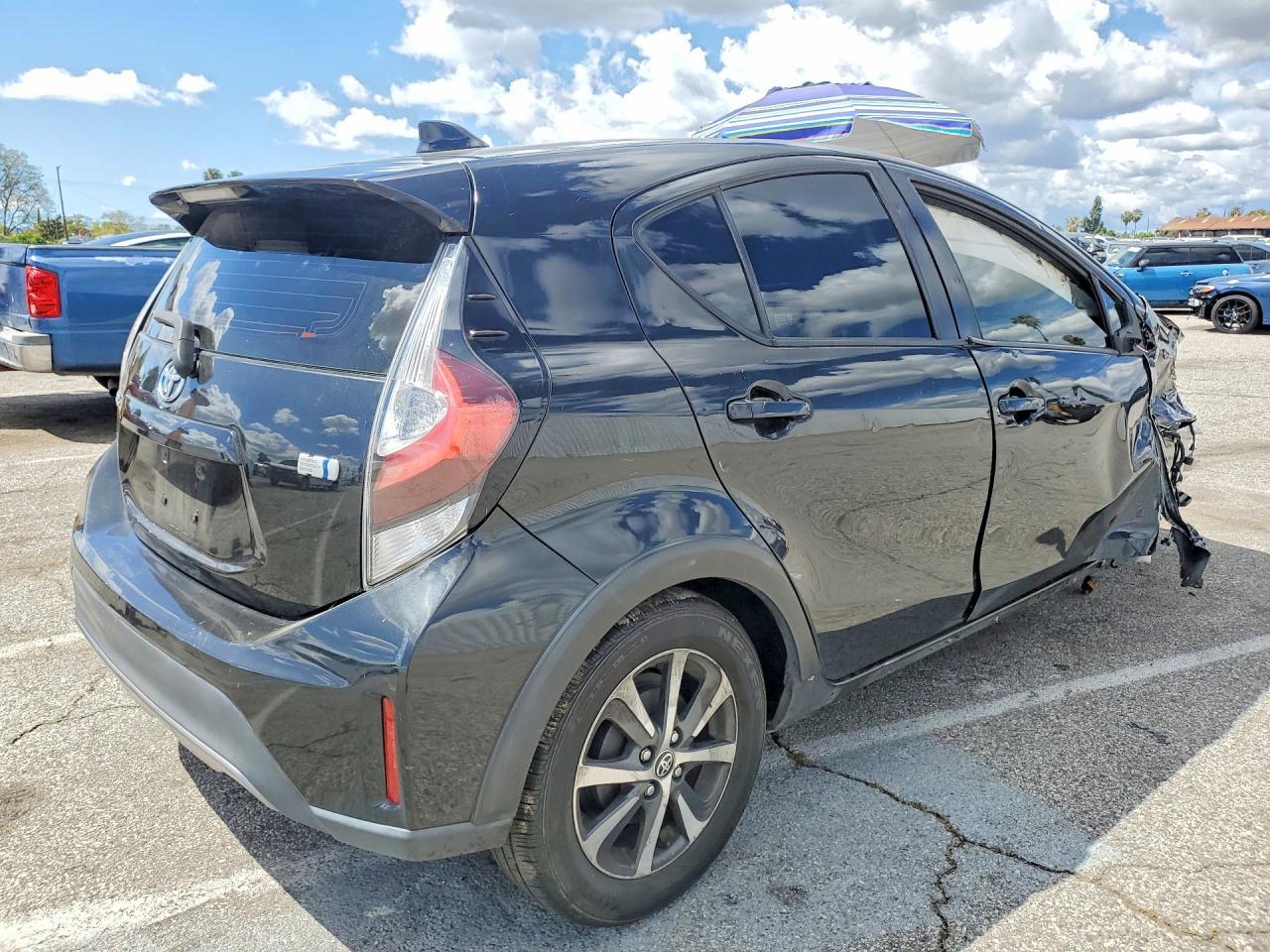 2018 Toyota Prius C Four - Фото 3