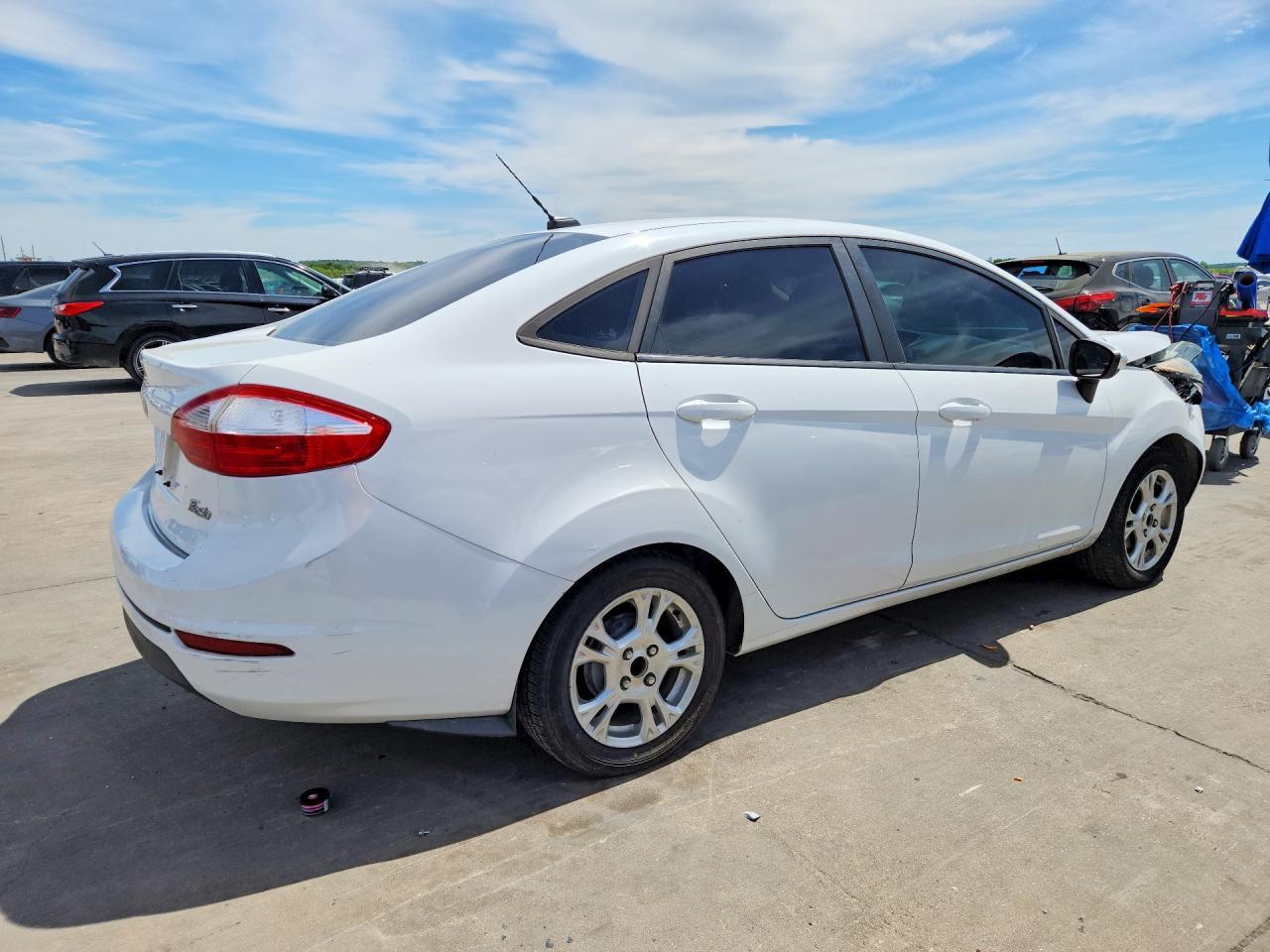 2015 Ford Fiesta Se - Image 3