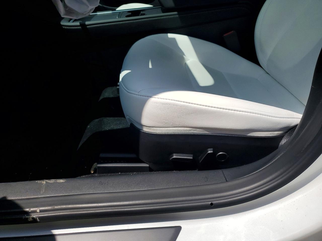 2023 Tesla Model 3 - Фото 7