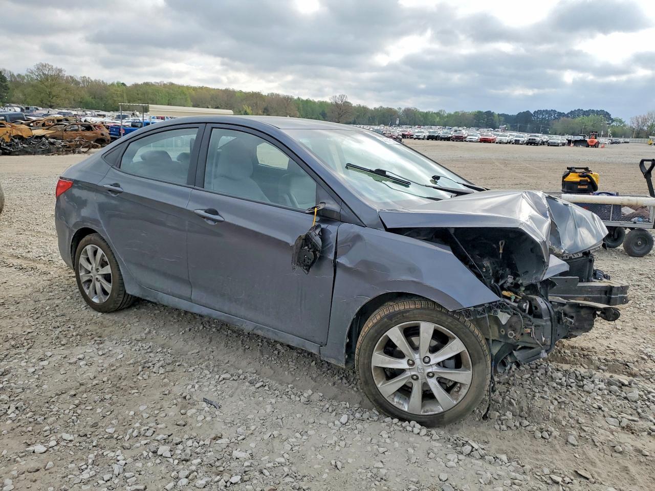 2012 Hyundai Accent Gls - Image 4
