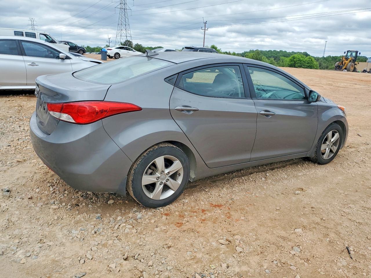 2013 Hyundai Elantra Gls - Image 3