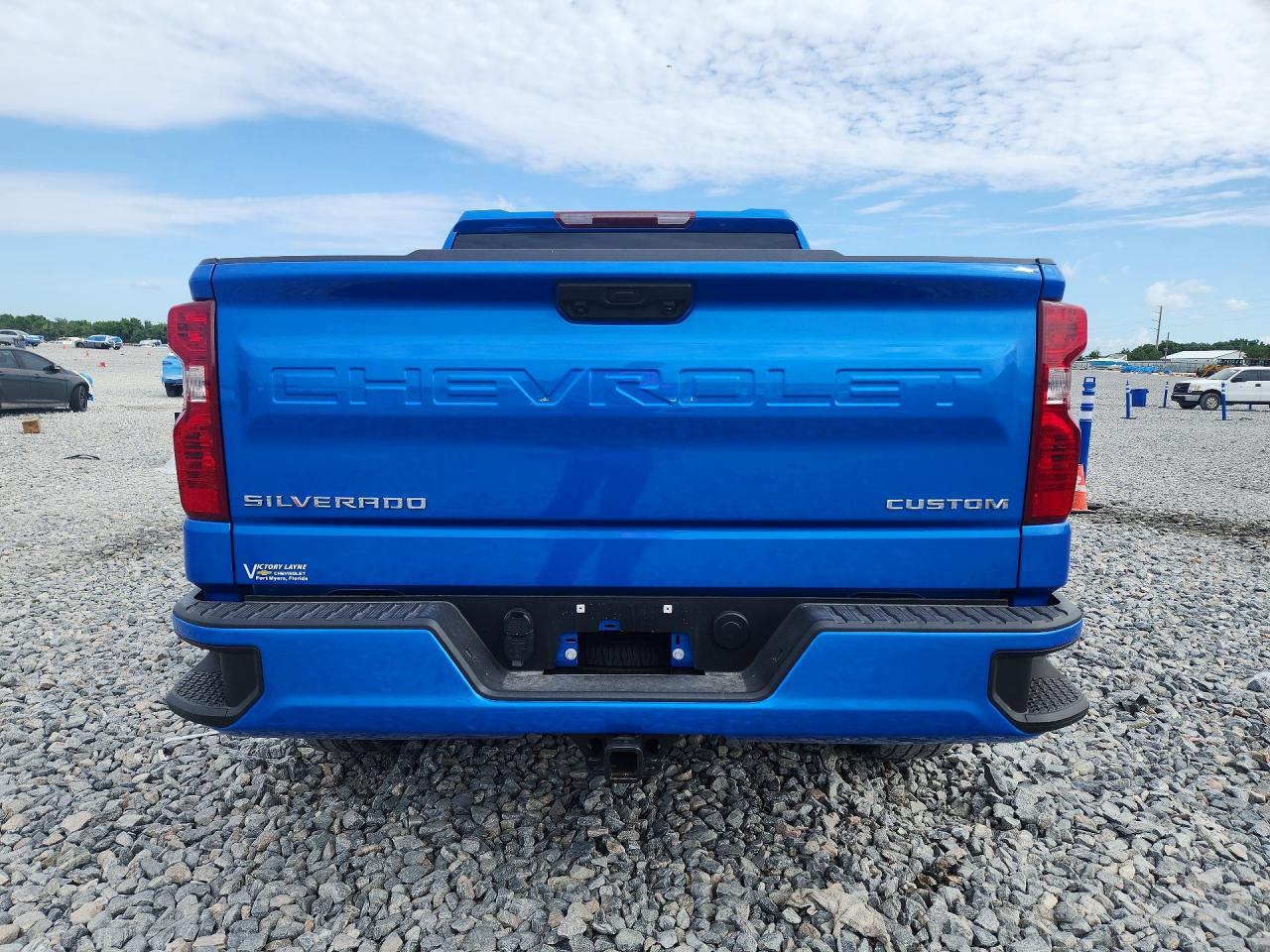 2026 Chevrolet Silverado K1500 Custom - Image 6