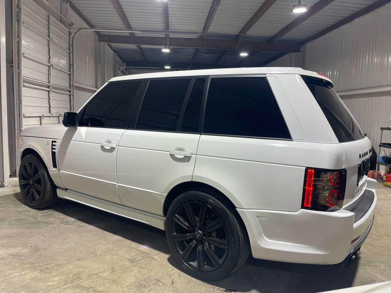 2011 Land Rover Range Rover Hse Luxury - Image 3