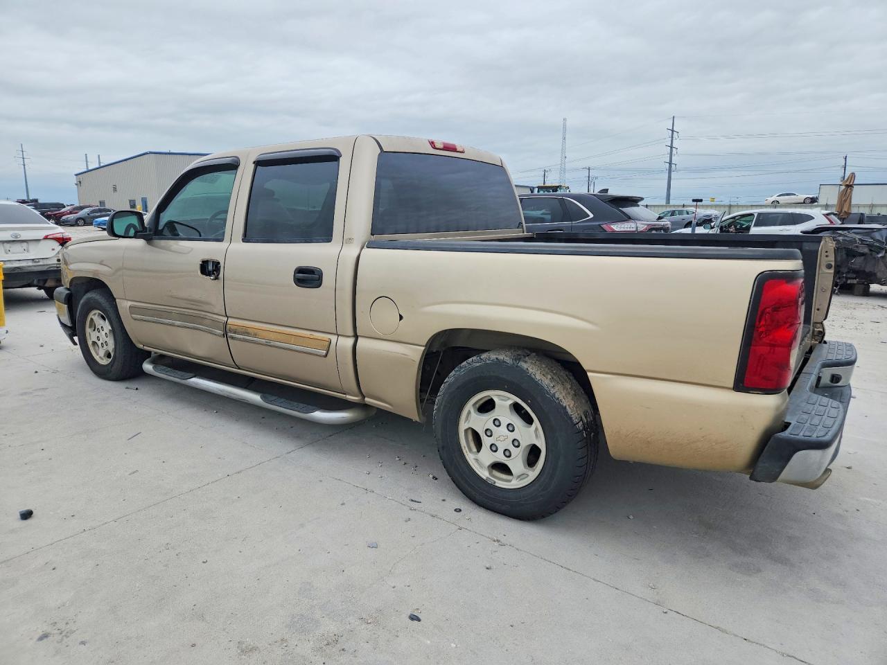 2004 Chevrolet Silverado C1500 - Фото 2