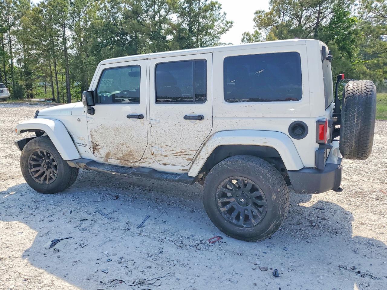2015 Jeep Wrangler Unlimited Sahara - Фото 2