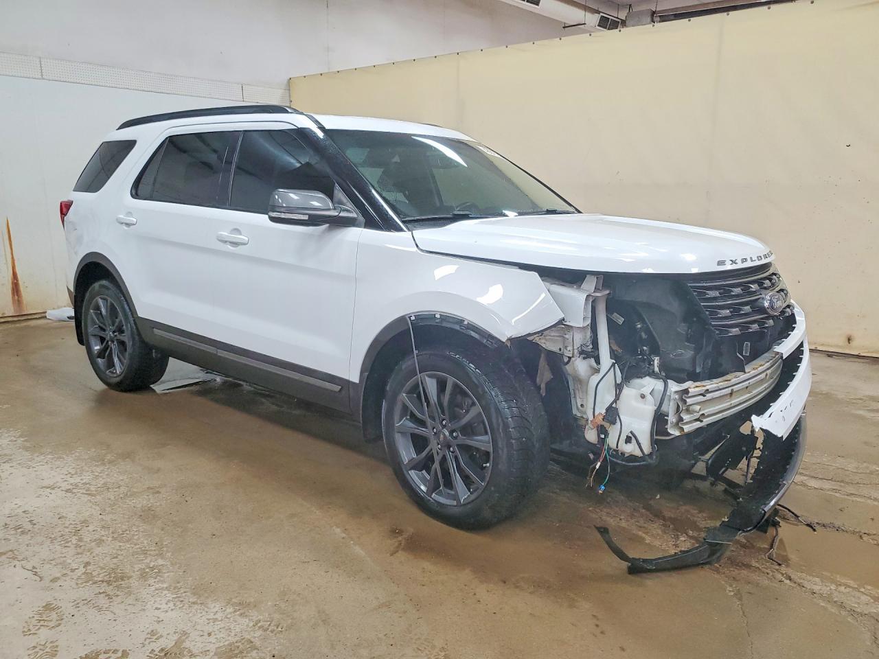 2017 Ford Explorer Xlt - Image 4