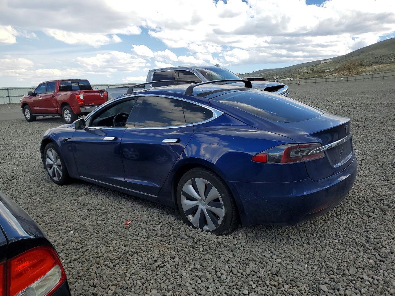 2020 Tesla Model S - Image 2