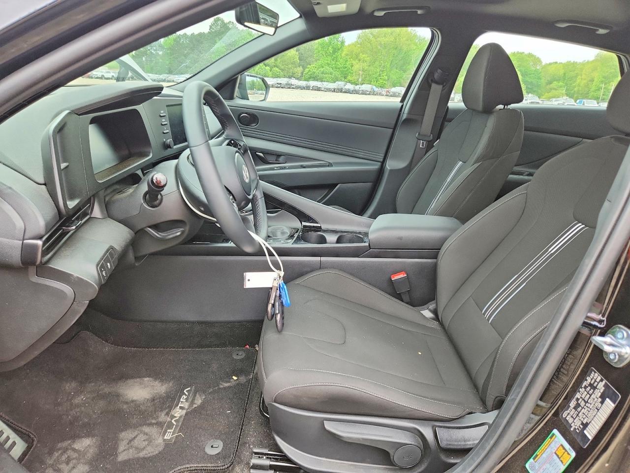 2026 Hyundai Elantra Sel Sport Premium - Image 7