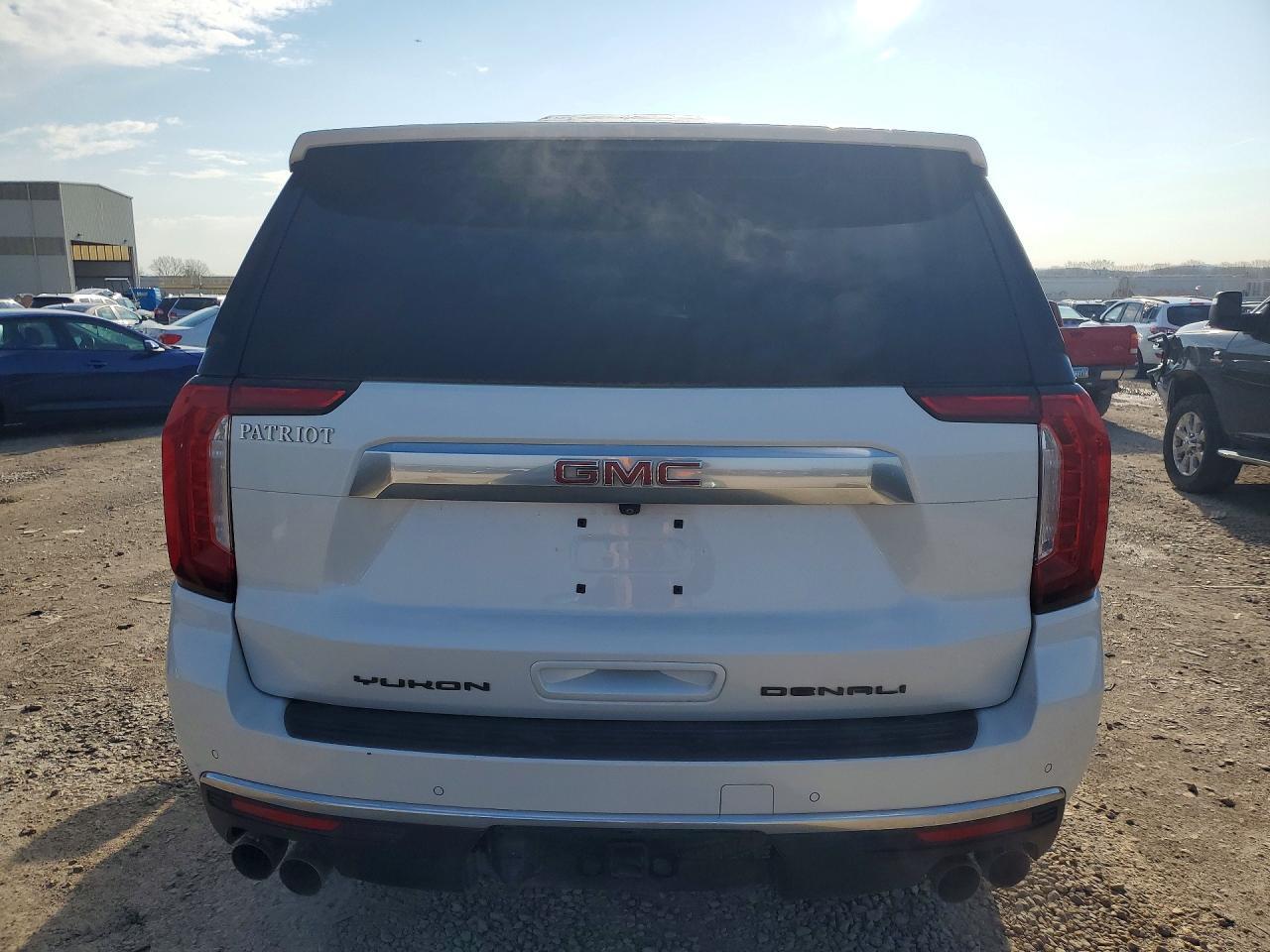 2022 GMC Yukon Xl Denali - Image 6