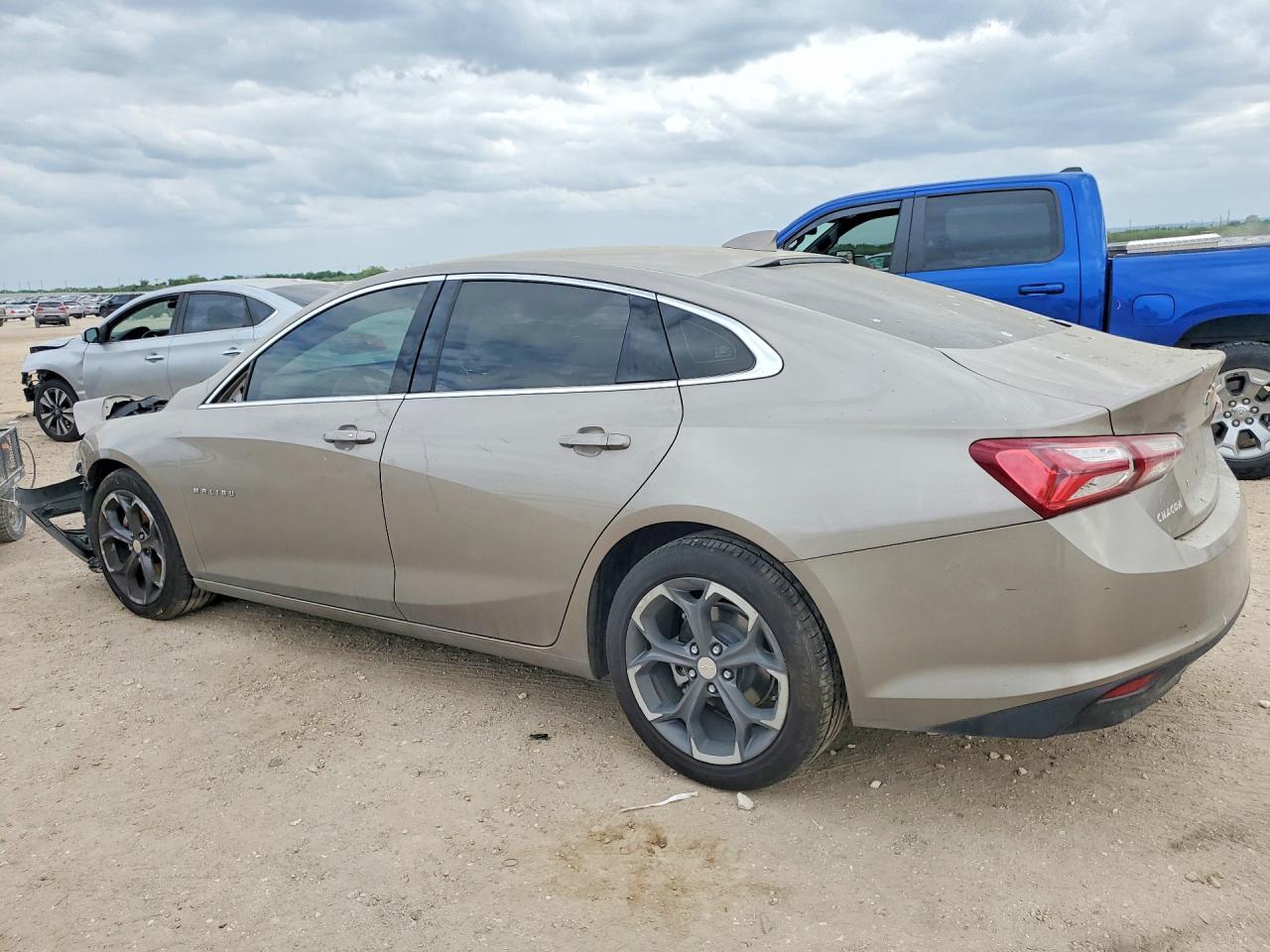 2022 Chevrolet Malibu - Фото 2