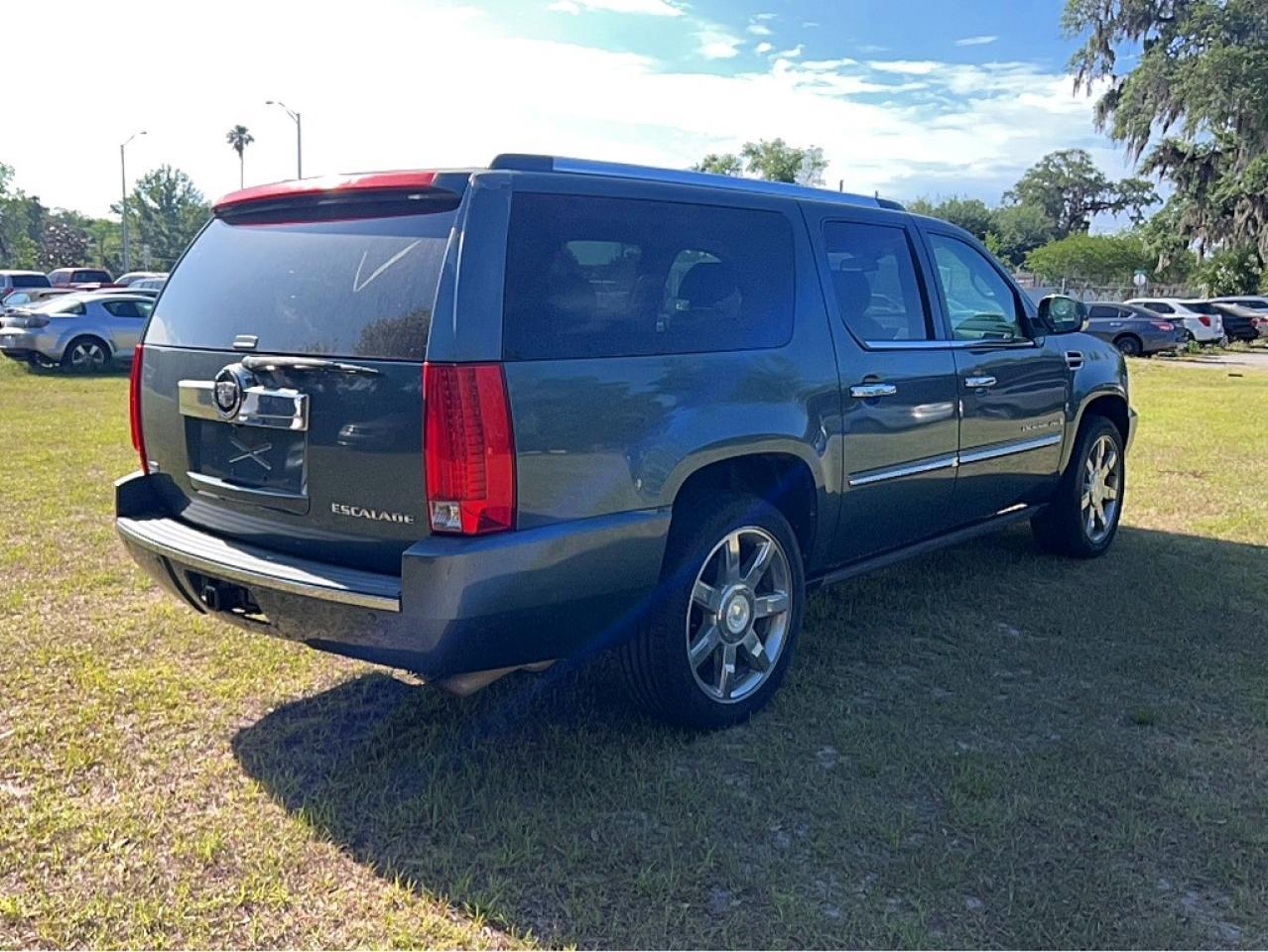 2009 Cadillac Escalade Esv Luxury - Image 4