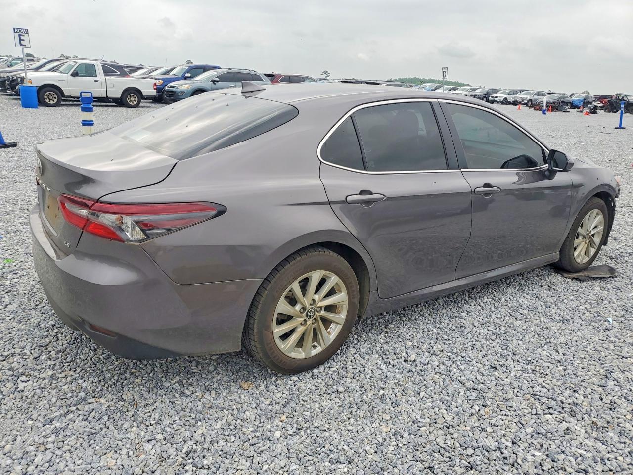 2024 Toyota Camry Le - Фото 3