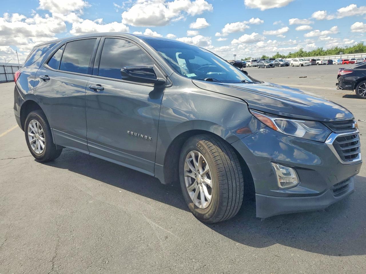 2018 Chevrolet Equinox Ls - Image 4