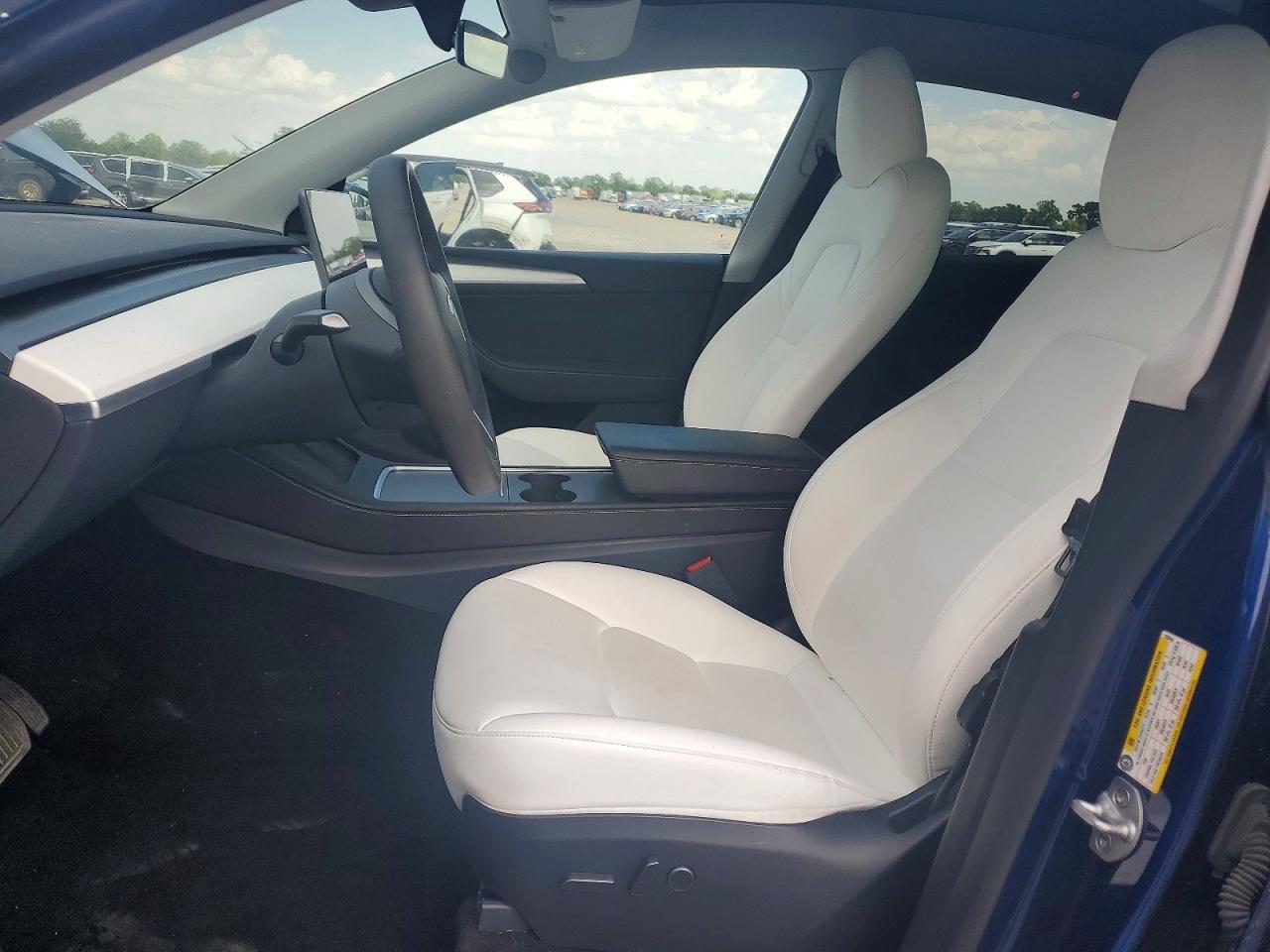 2024 Tesla Model Y - Image 7