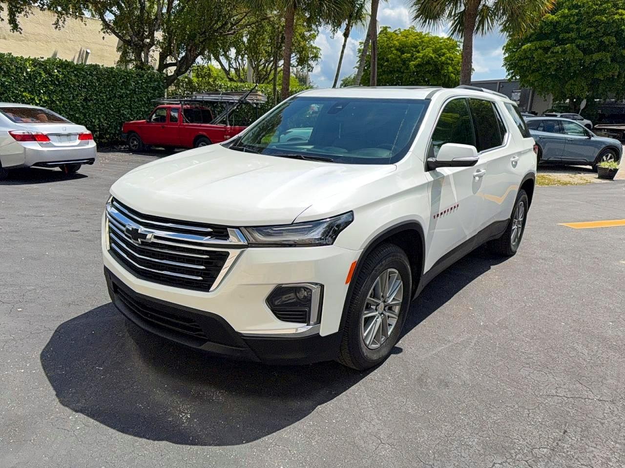 2023 Chevrolet Traverse Premier - Фото 2