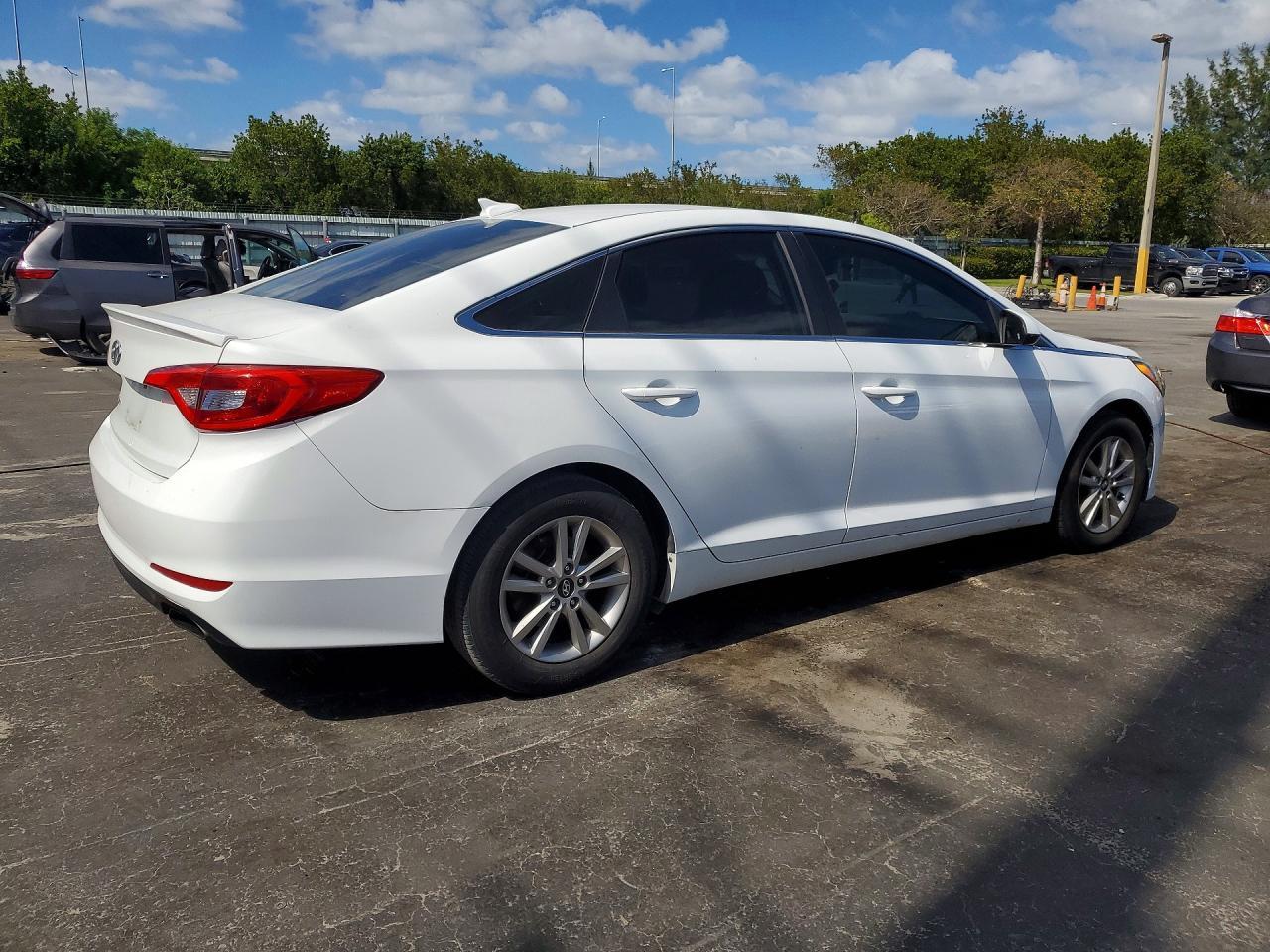 2016 Hyundai Sonata Se - Image 3