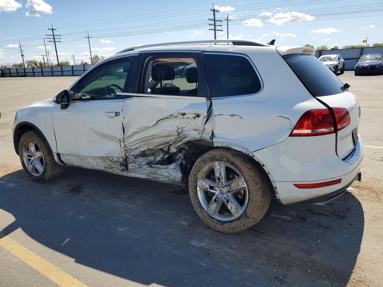 2012 Volkswagen Touareg V6 Tdi - Image 2