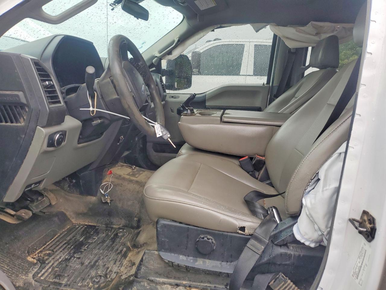 2020 Ford F550 Super Duty - Image 6