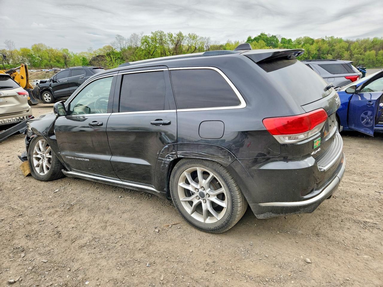 2015 Jeep Grand Cherokee Summit - Image 2