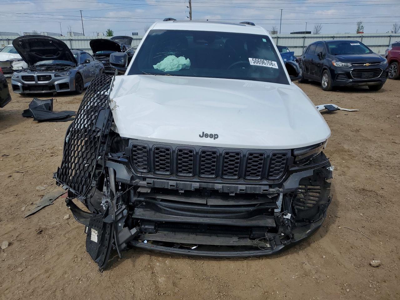 2023 Jeep Grand Cherokee - Image 5