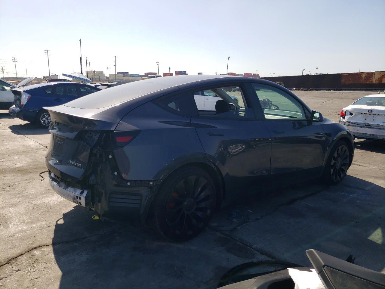 2022 Tesla Model Y - Фото 3