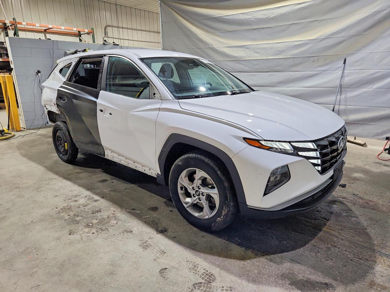 2023 Hyundai Tucson Se - Image 4