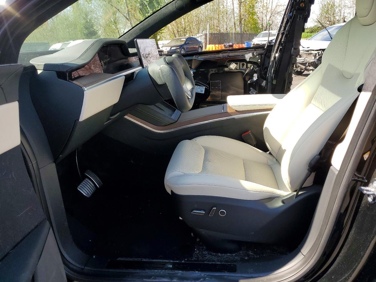 2023 Tesla Model X - Image 7