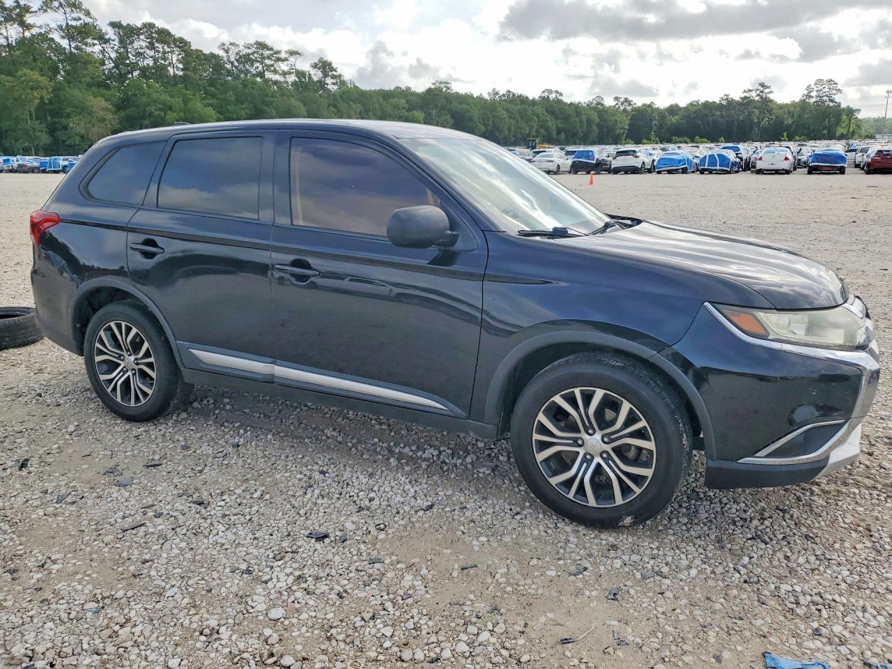 2017 Mitsubishi Outlander Es - Image 4