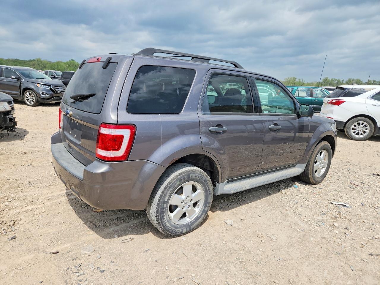 2011 Ford Escape Xlt - Image 3