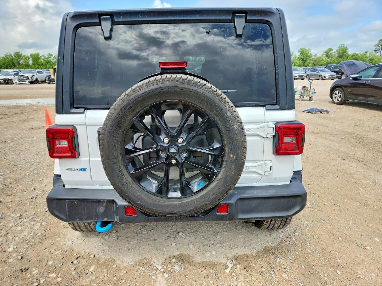 2023 Jeep Wrangler Sahara 4Xe - Фото 6
