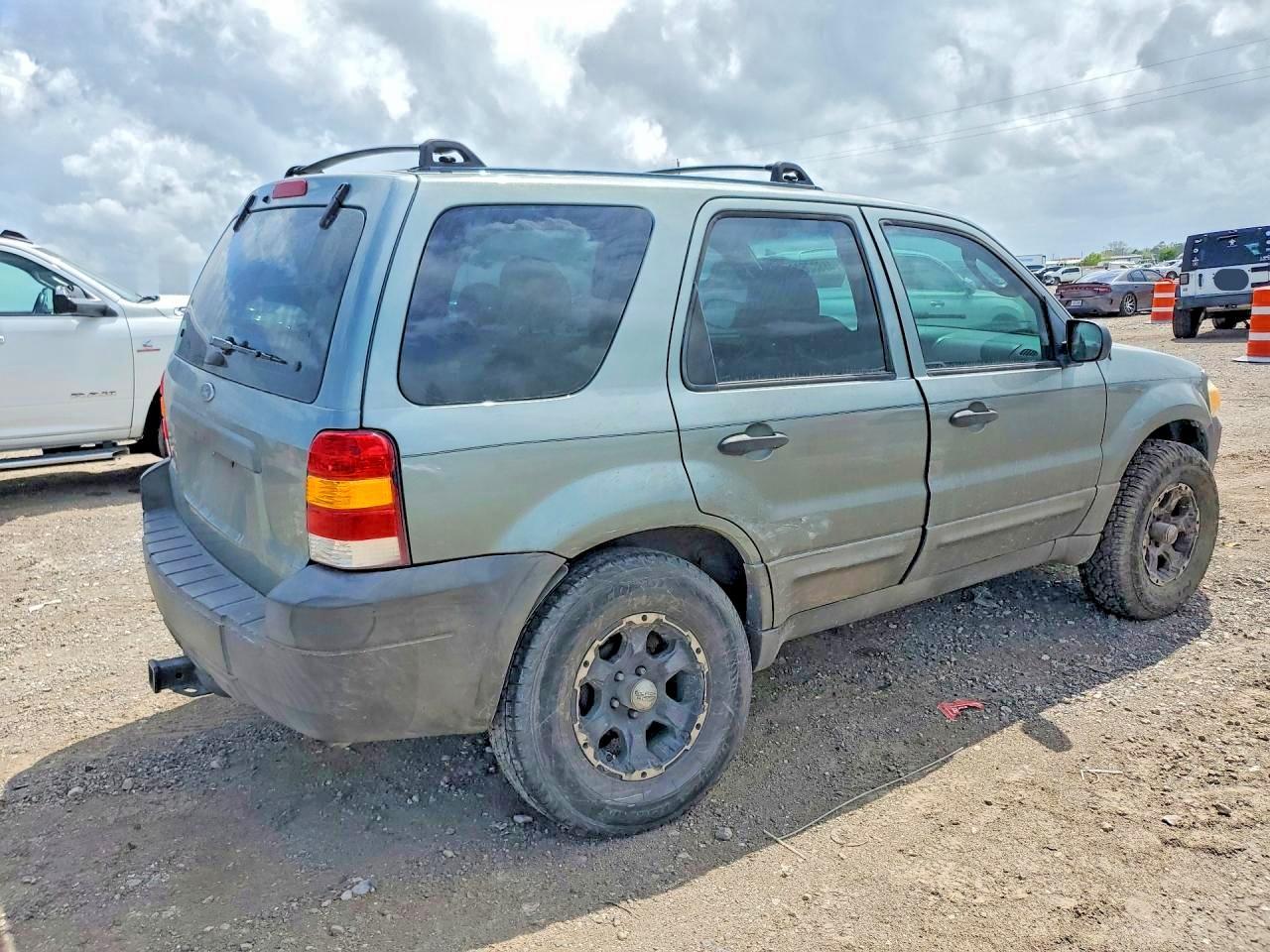 2006 Ford Escape Xls - Image 3