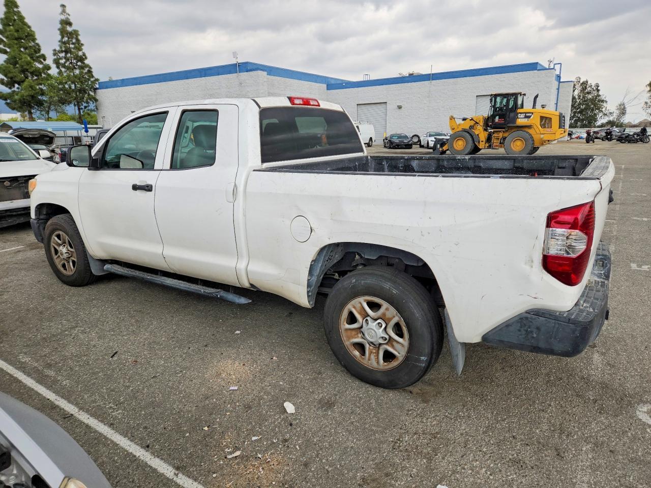 2015 Toyota Tundra Sr - Image 2