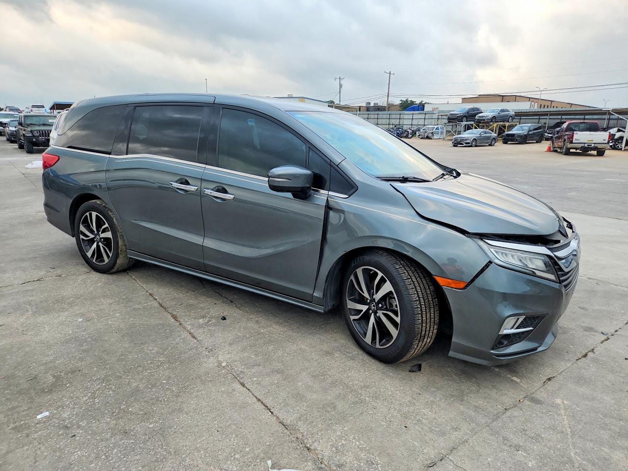 2018 Honda Odyssey Elite - Image 4
