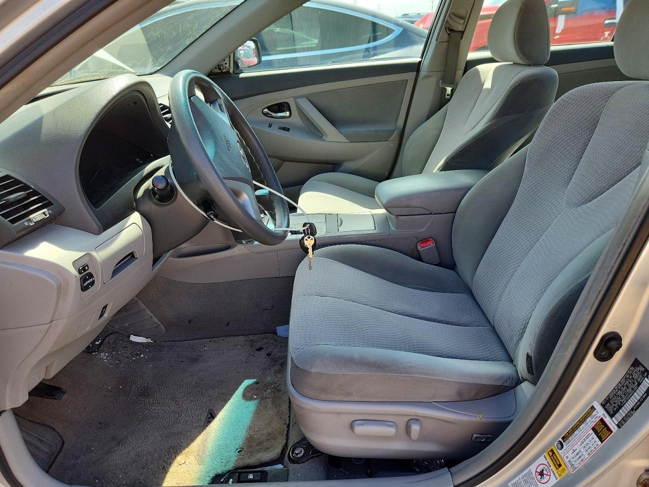 2010 Toyota Camry Le - Фото 7