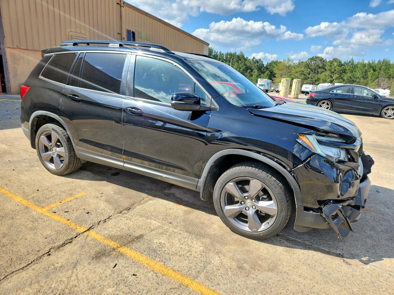 2021 Honda Passport Touring - Image 4