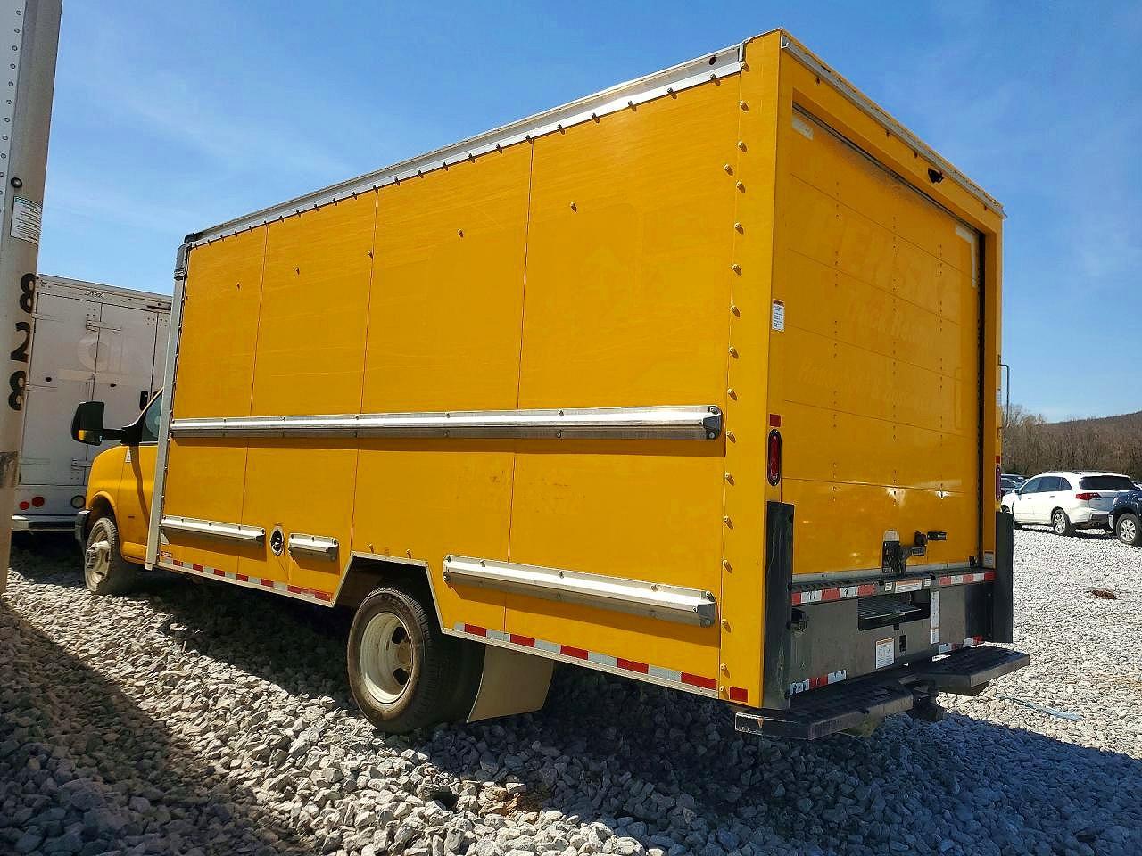 2022 GMC Savana Cutaway G4500 - Image 2