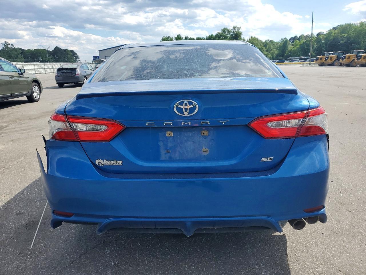 2018 Toyota Camry Se - Image 6
