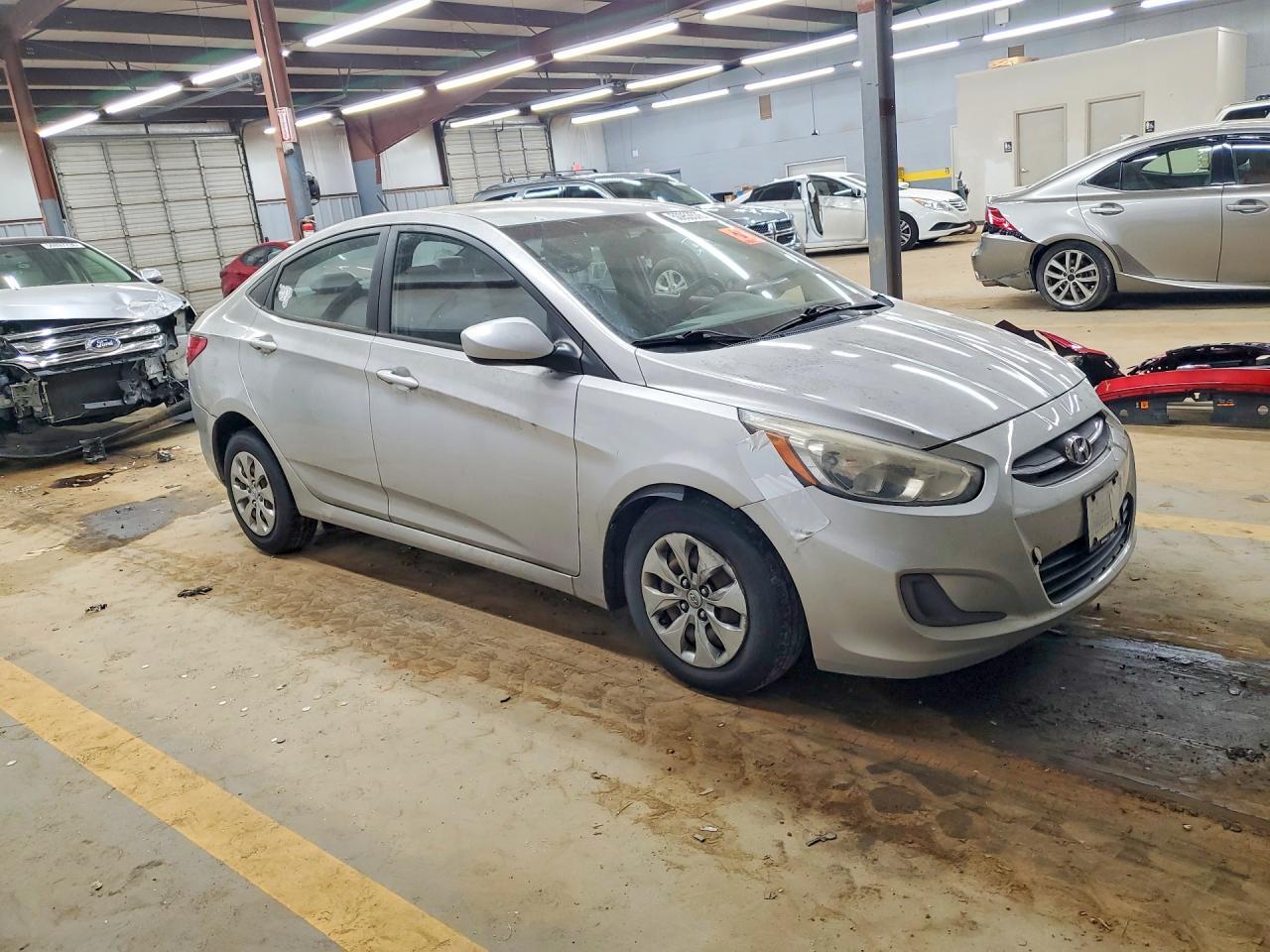 2016 Hyundai Accent Se - Фото 4