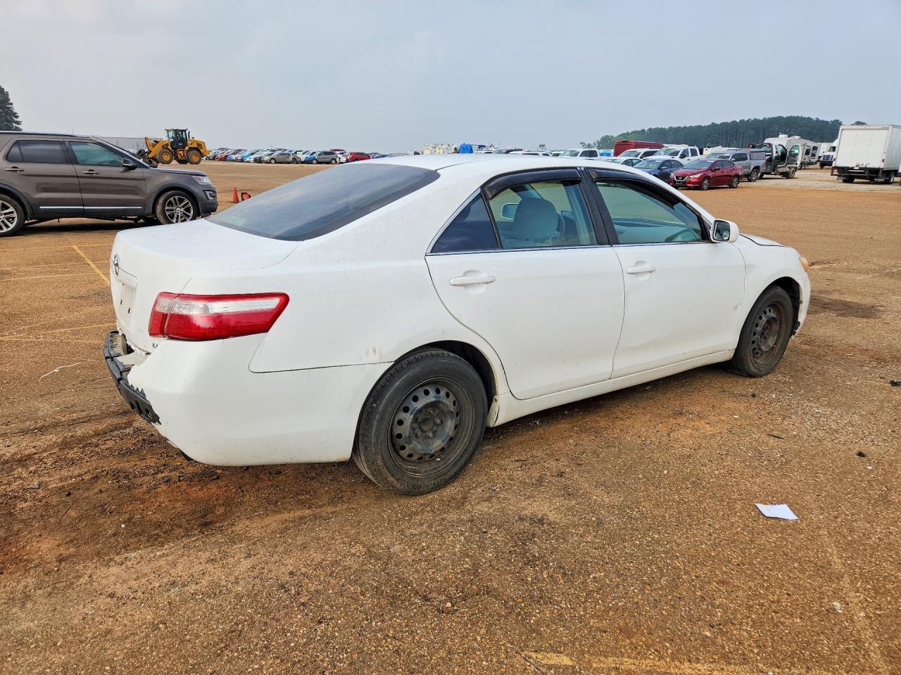 2009 Toyota Camry Le - Image 3