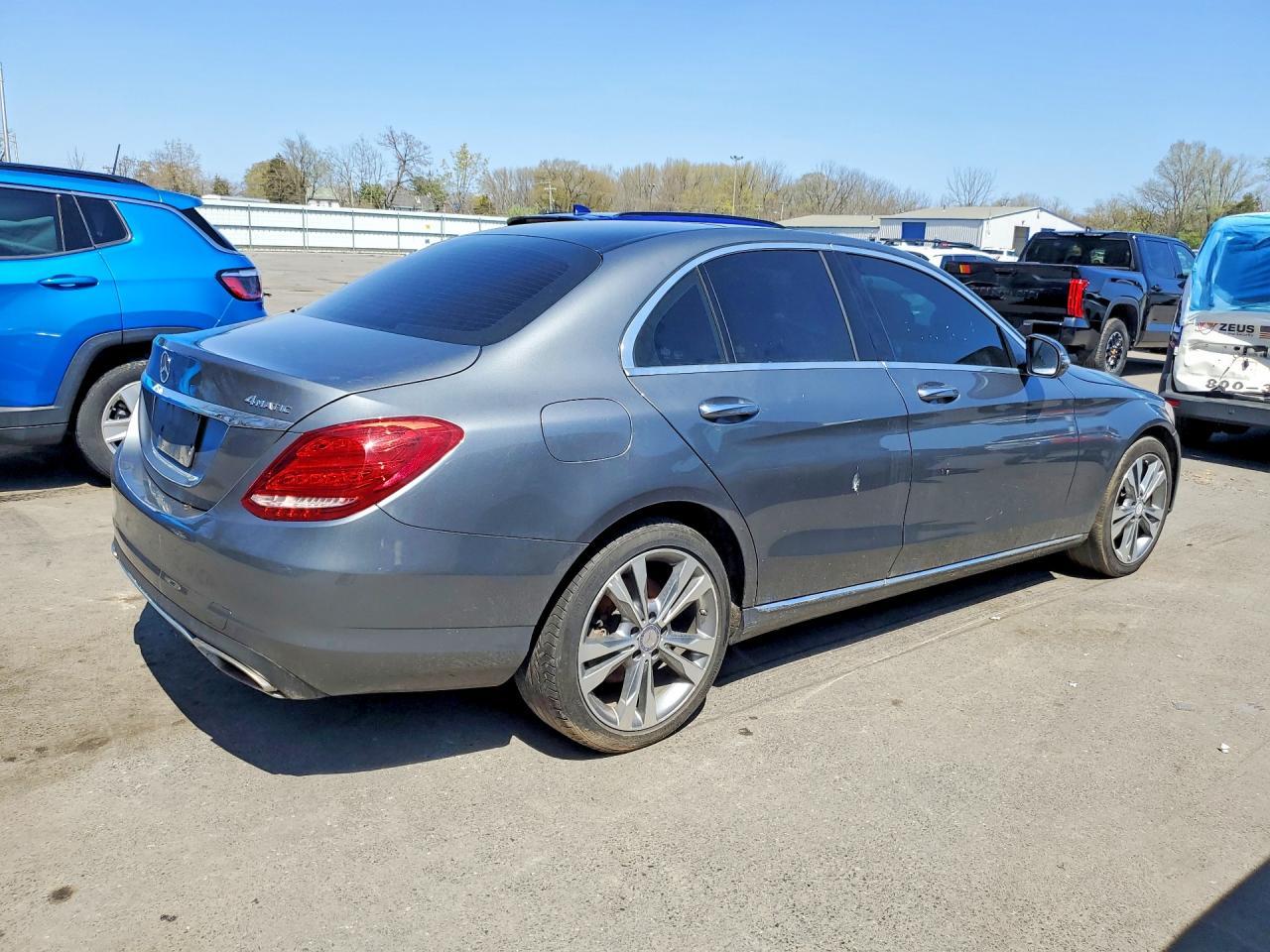 2017 Mercedes-Benz C 300 4Matic - Фото 3