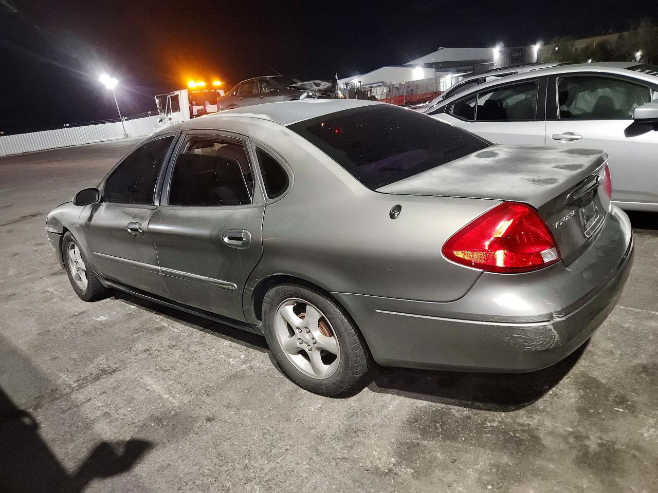 2002 Ford Taurus Se - Фото 2