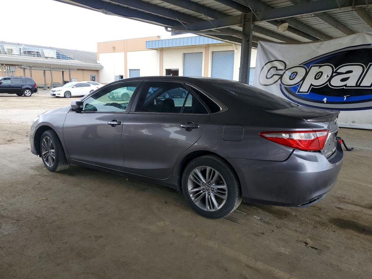 2017 Toyota Camry Se - Image 2