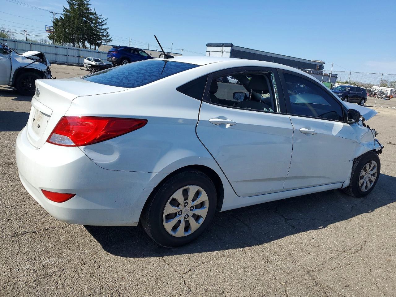 2017 Hyundai Accent Se - Фото 3