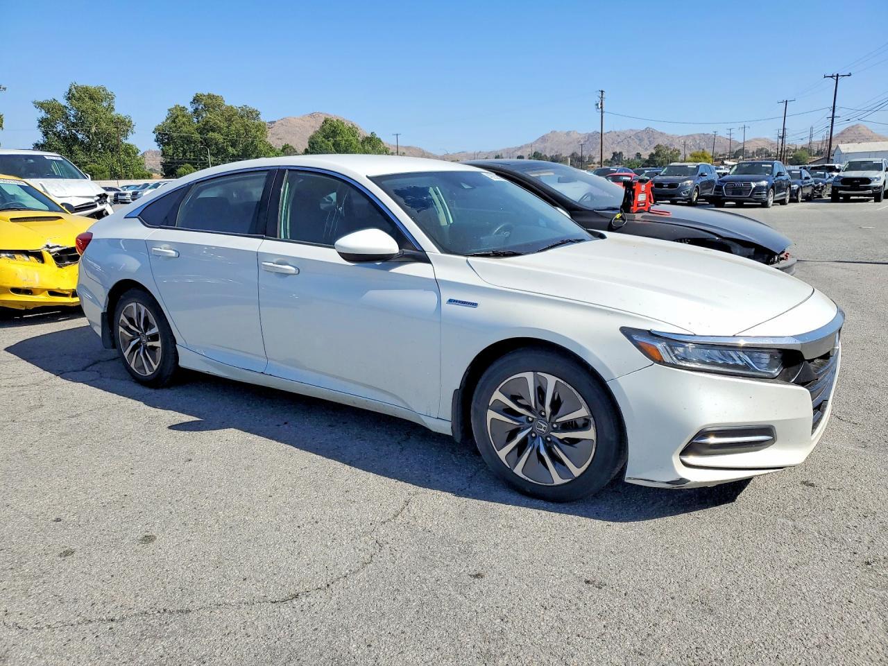 2018 Honda Accord Hybrid - Image 4