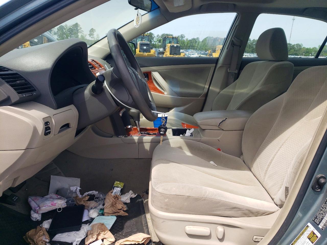 2009 Toyota Camry Le - Image 7