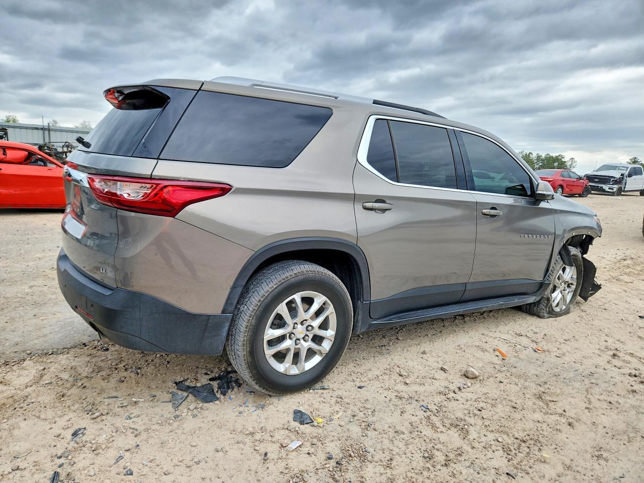 2018 Chevrolet Traverse - Image 3