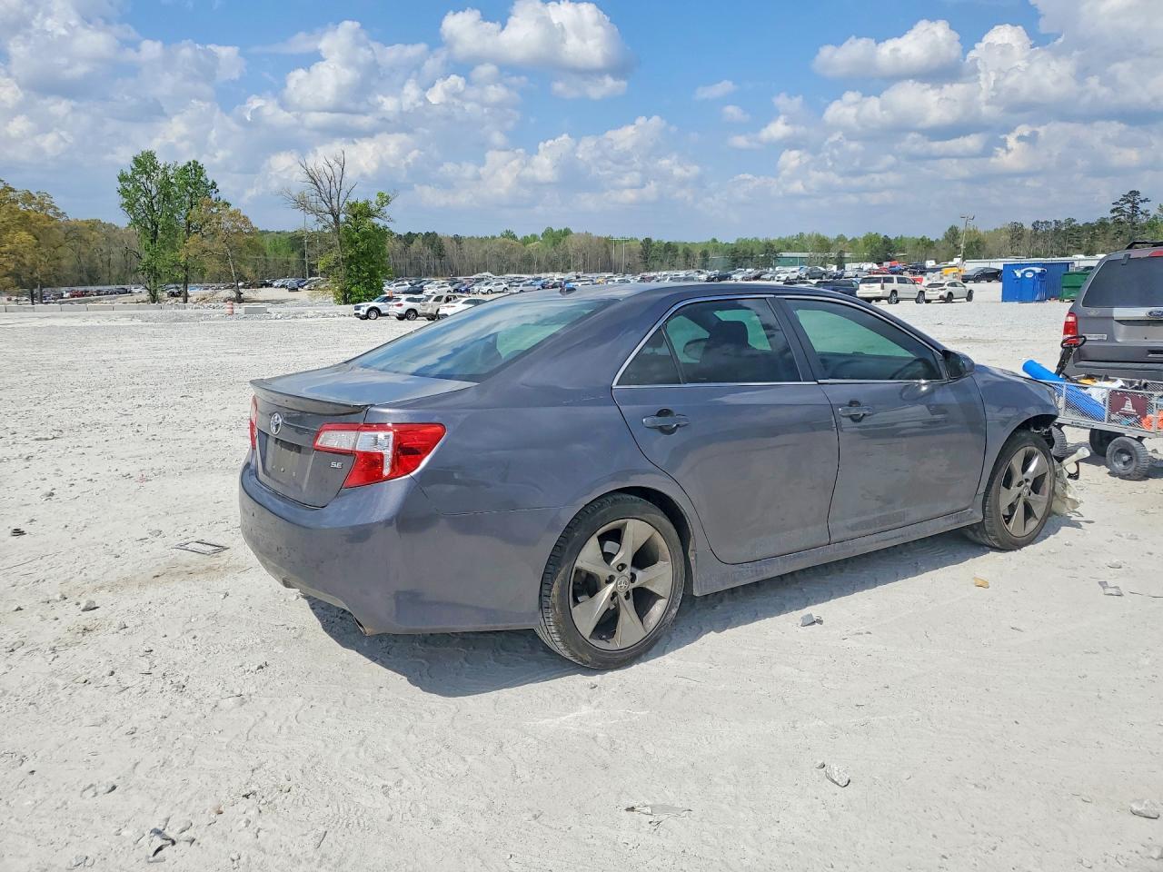 2014 Toyota Camry Se V6 - Фото 3