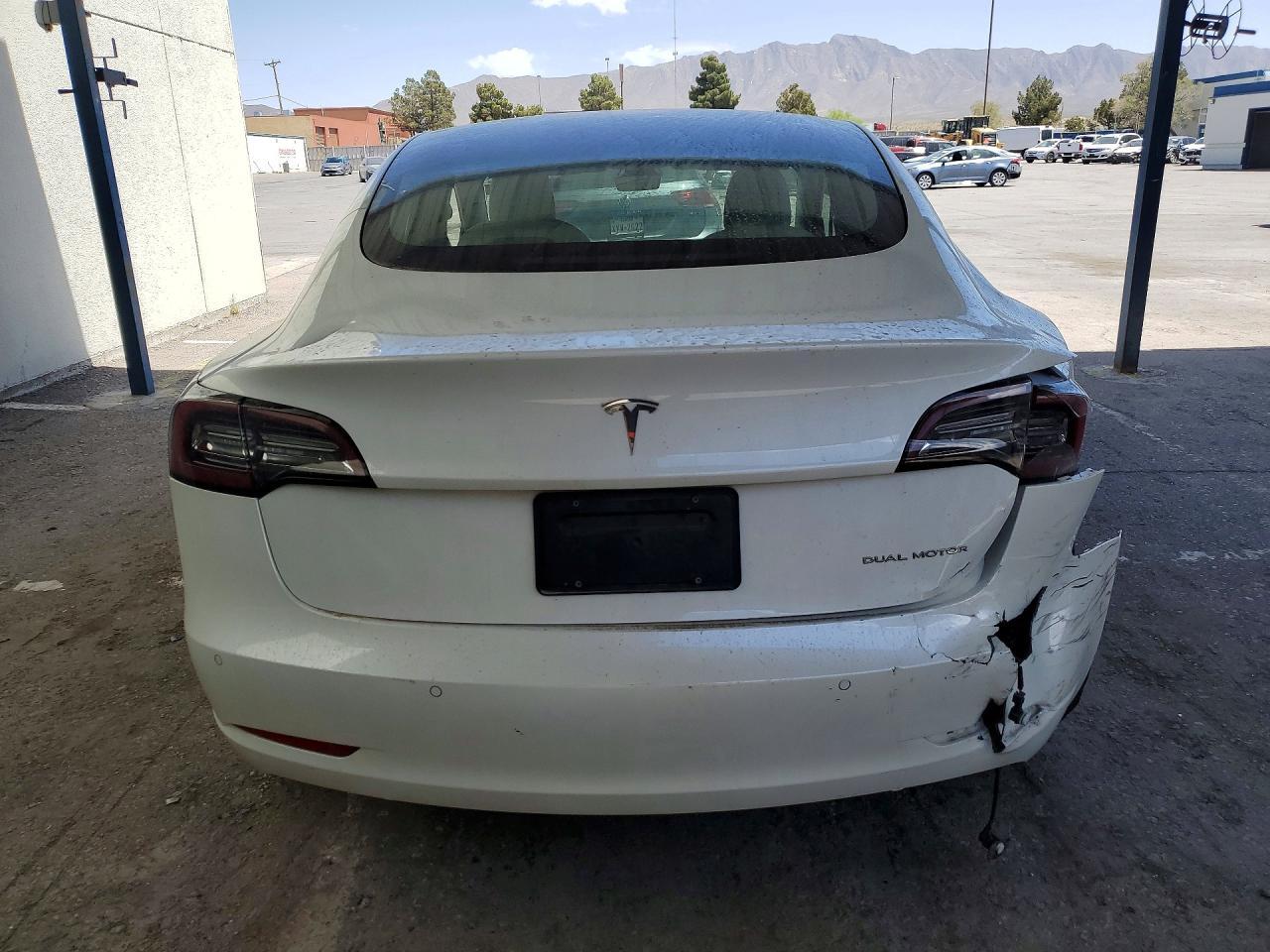 2022 Tesla Model 3 - Image 6