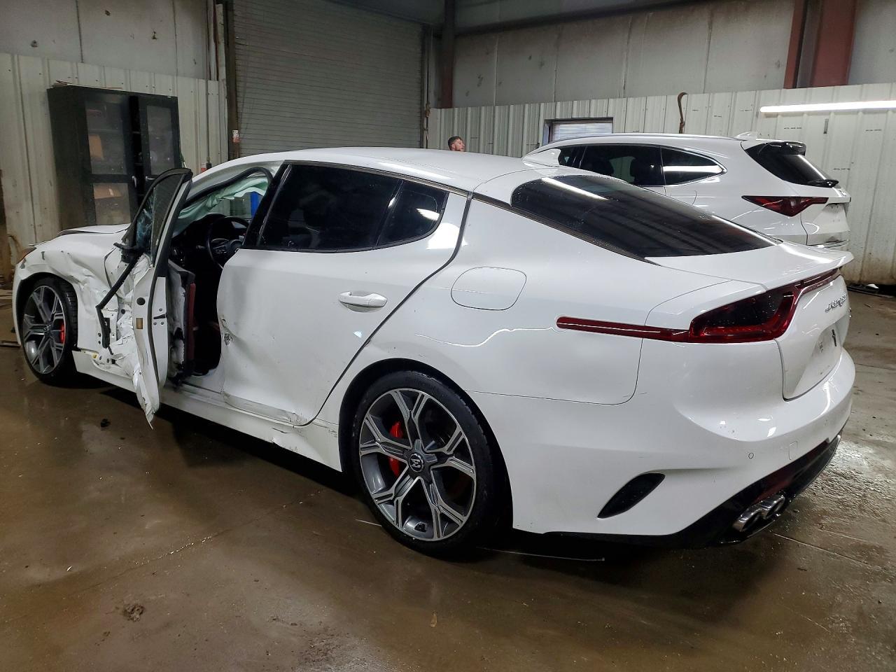 2020 Kia Stinger Gt - Фото 2