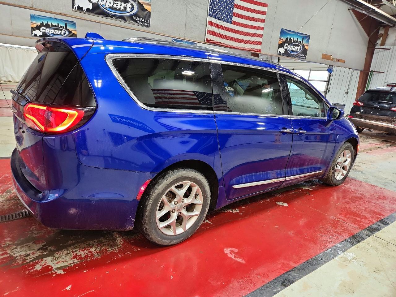 2020 Chrysler Pacifica Touring L - Image 3